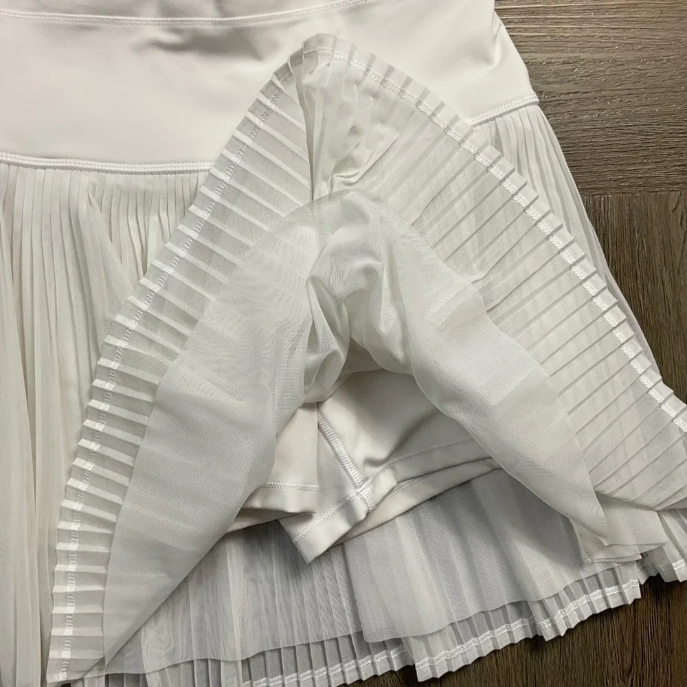 IBKUL Pleated Mesh Tennis Golf Activewear Skort Skirt Womens Small White Preppy